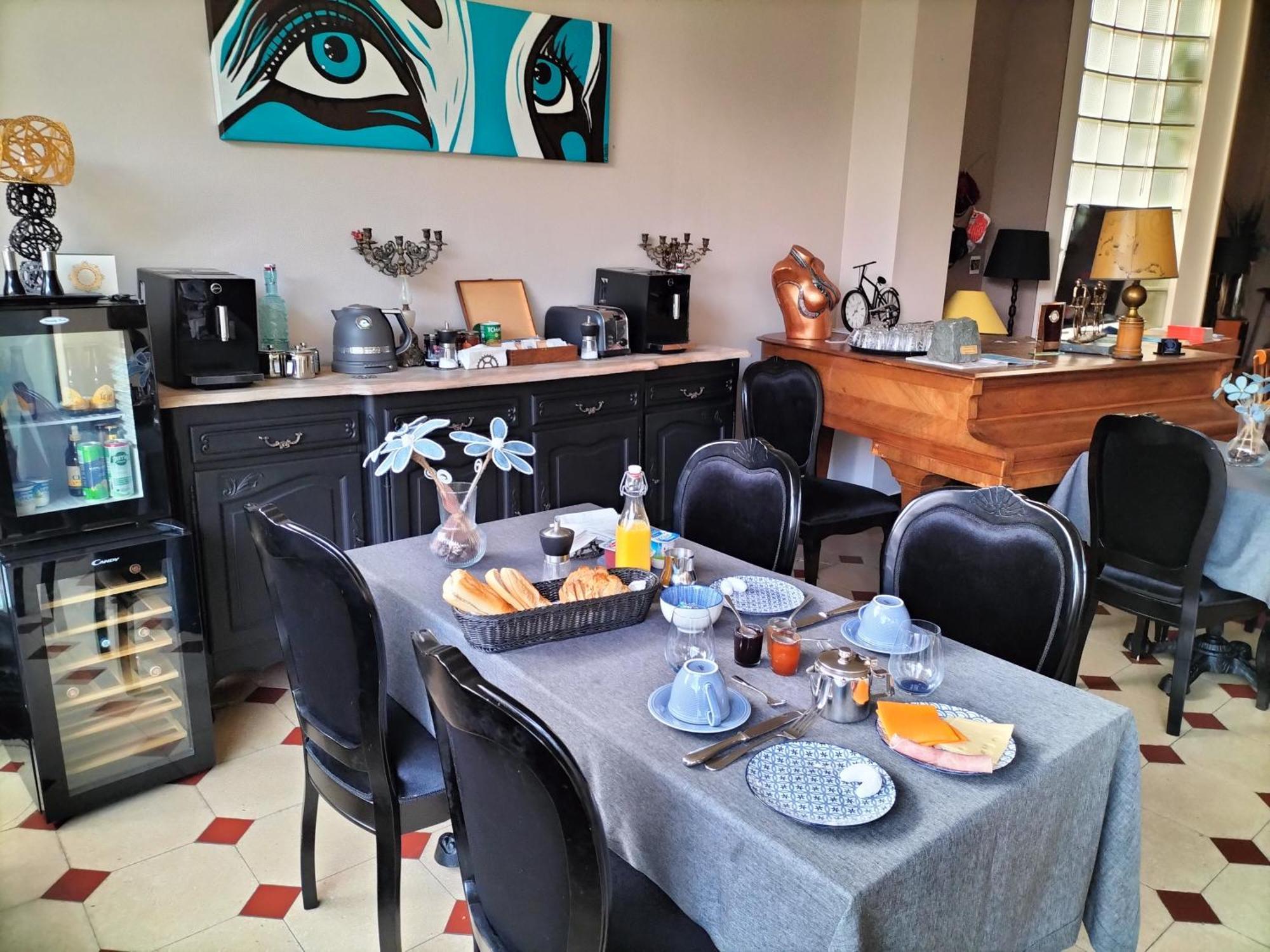 La Maison Bleue De Рубе Екстериор снимка
